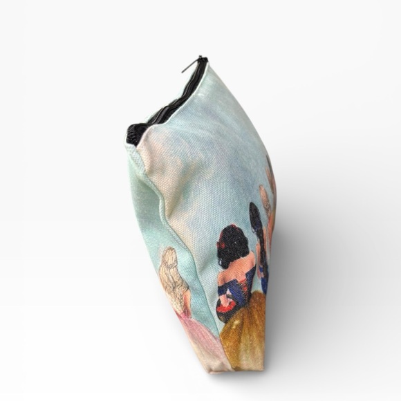 Disney Bundle - pouch, 2 socks and blemish patches - Picture 6 of 6